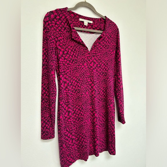 Diane Von Furstenberg magenta pebble print
Reina shift dress Size 2 DVF - Picture 3 of 10